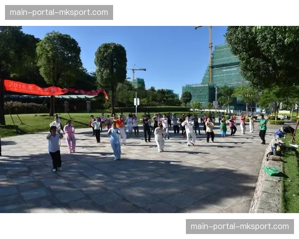 体育培训内容融入粉丝体系,延伸用户参与的生命周期。 体育培训内容融入粉丝体系,延伸用户参与的生命周期。